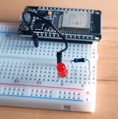 A Simple Circuit or: what can we do from the REPL prompt? | Micropython ...